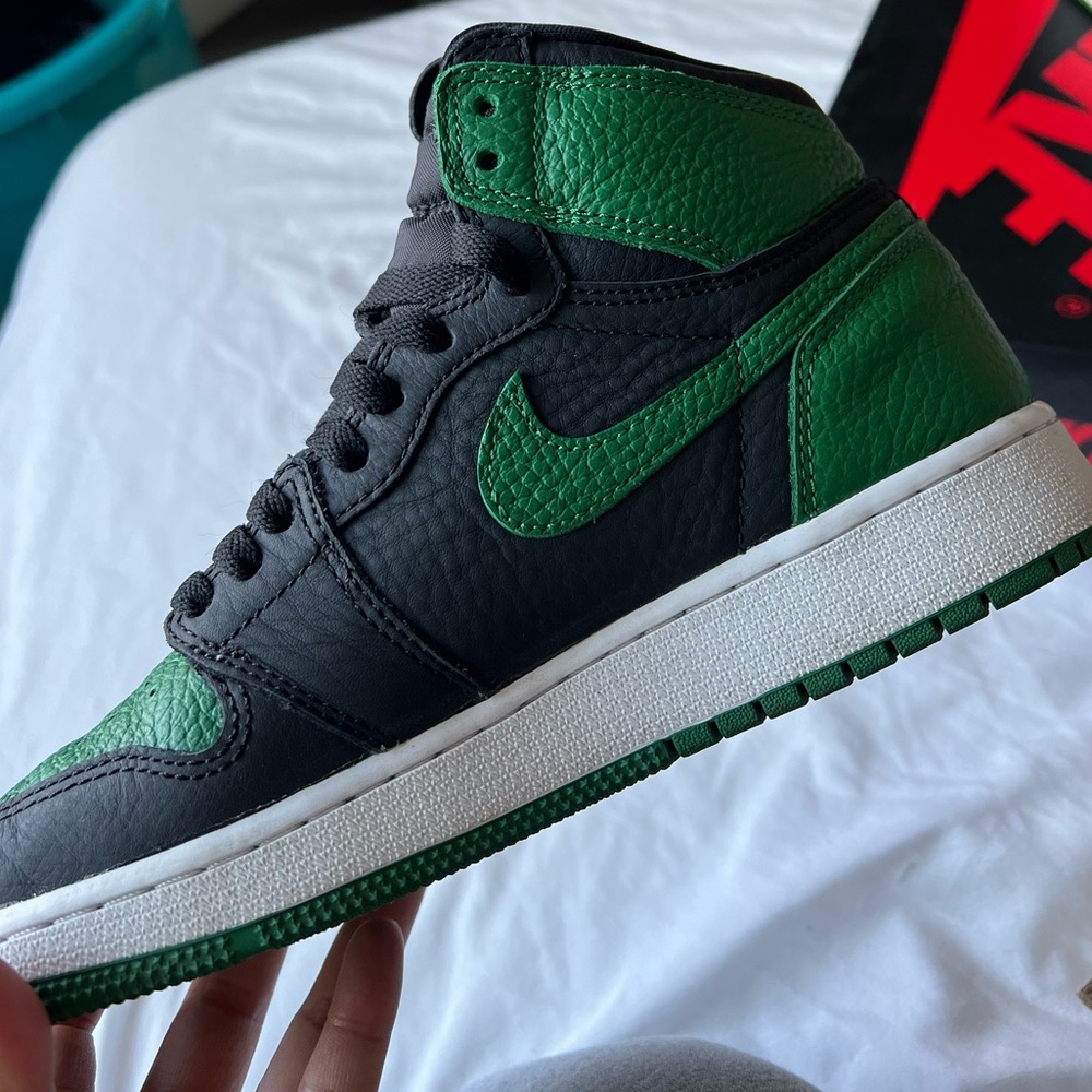Jordan 1 Pine Green 2.0 size 5Y